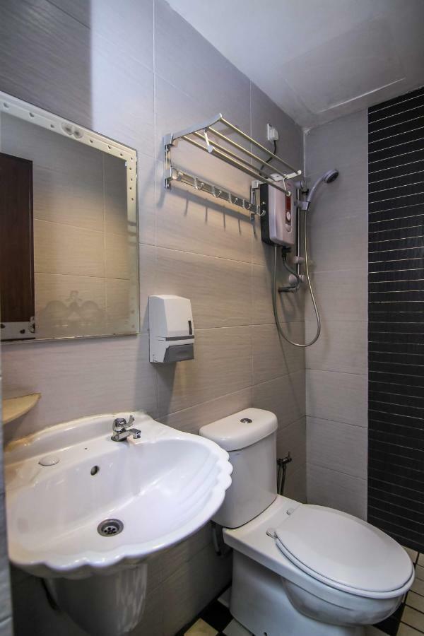 Rose cabaña Hotel Impian Senai Johor Bahru Exterior foto